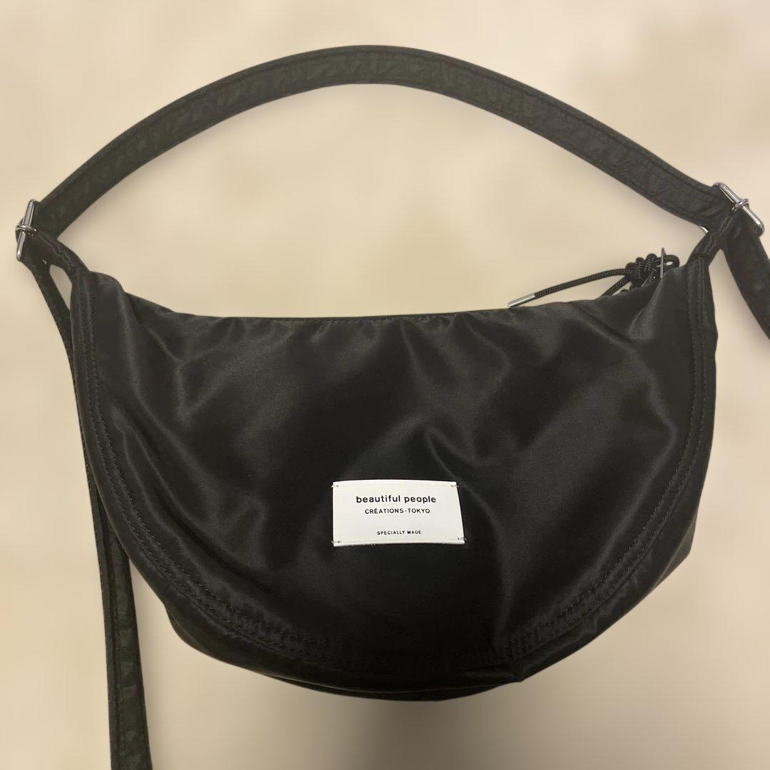beautiful people×STUDIOUSナイロンムーンショルダーバッグ