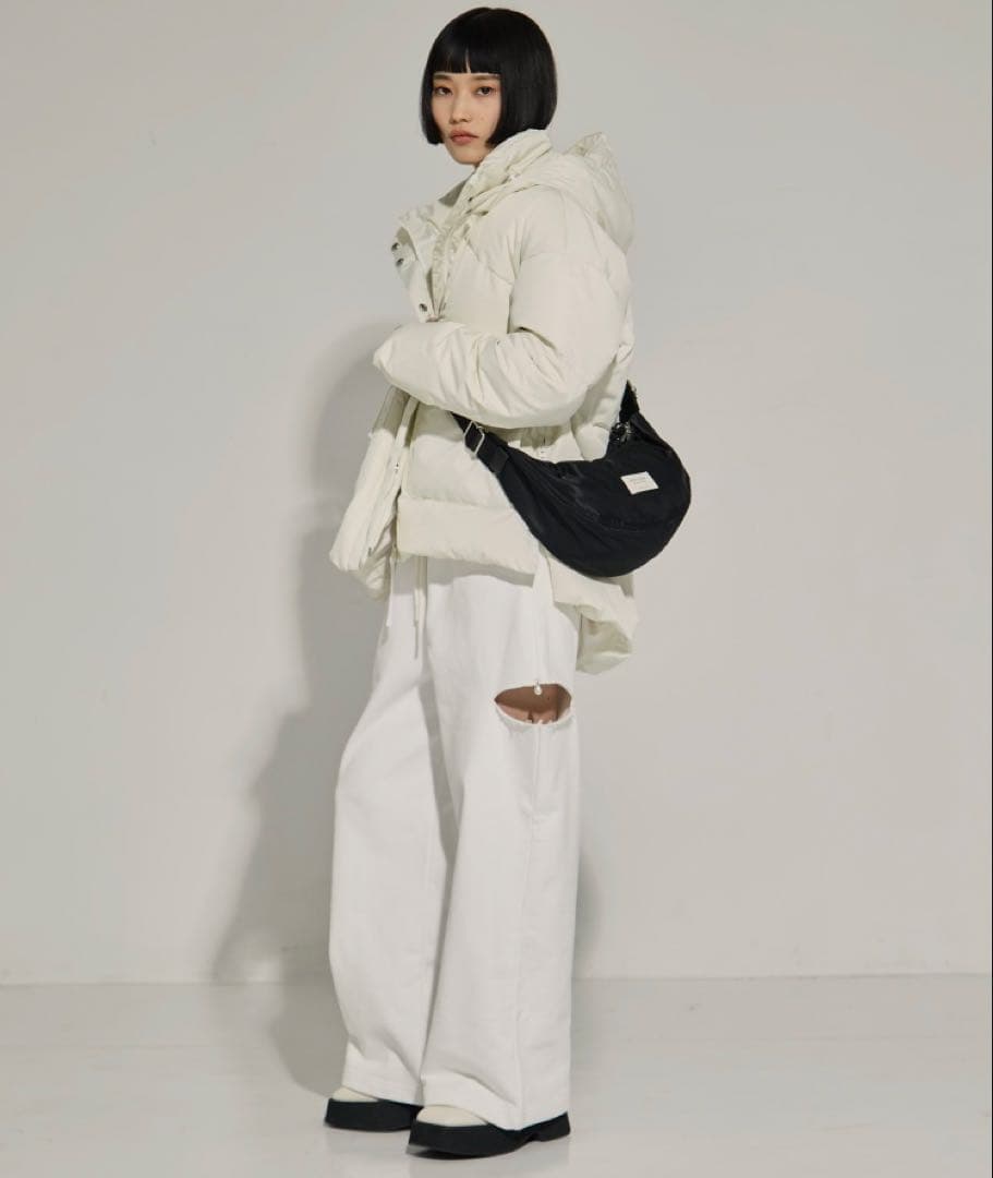 beautiful people×STUDIOUSナイロンムーンショルダーバッグ