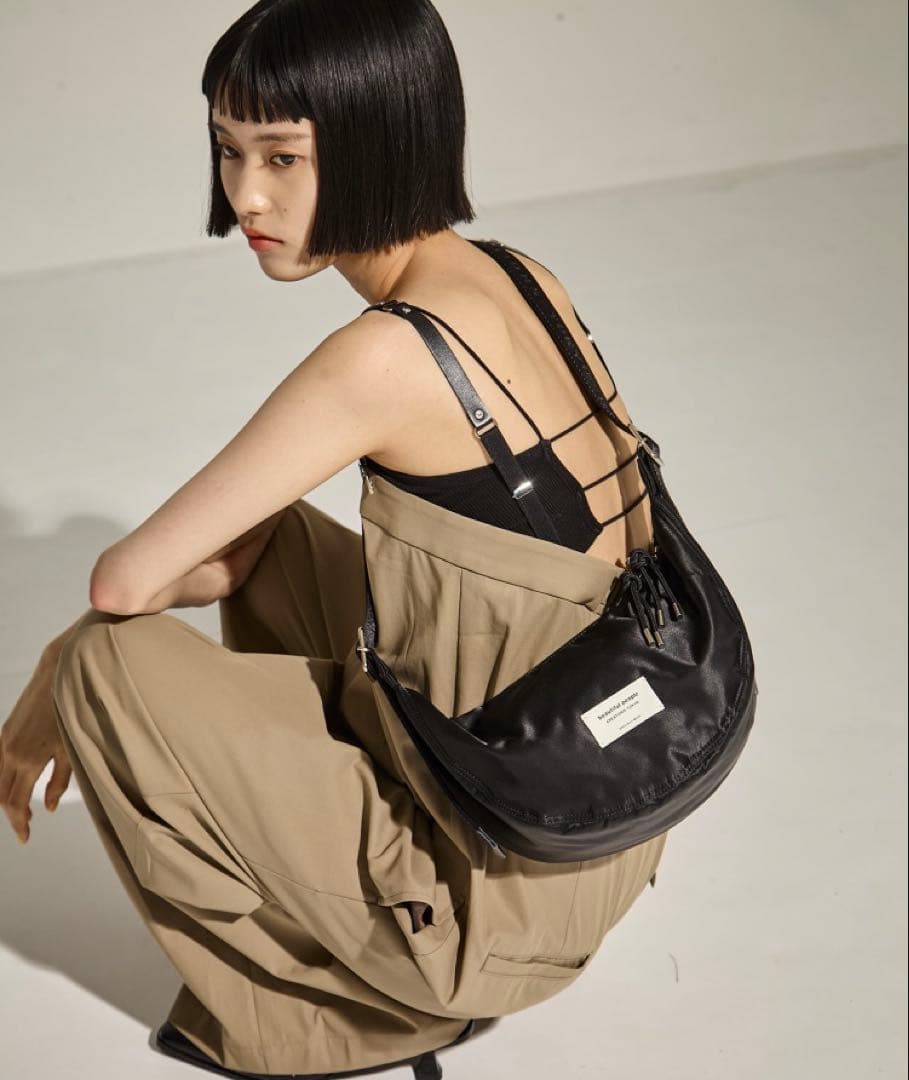 beautiful people×STUDIOUSナイロンムーンショルダーバッグ