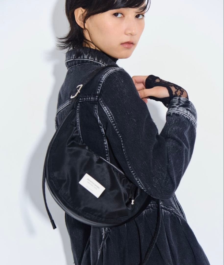 beautiful people×STUDIOUSナイロンムーンショルダーバッグ