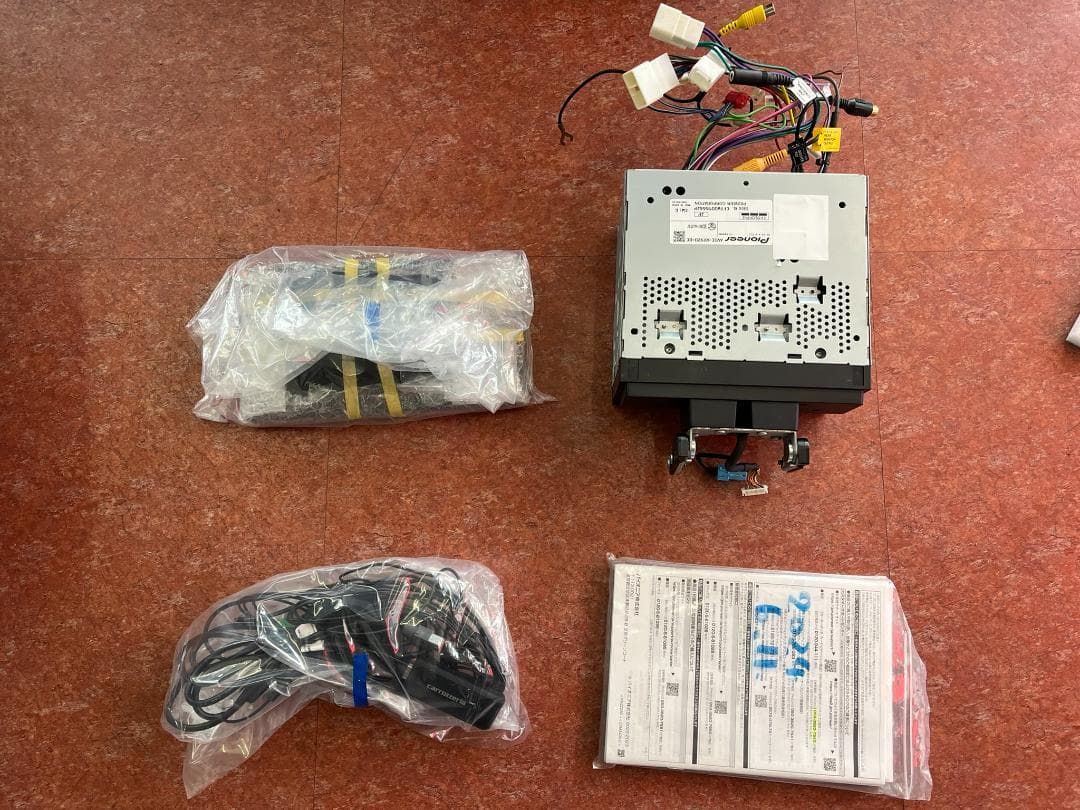 値下げしました♪楽ナビ「AVIC-RF720」 9インチ”フローティング♪