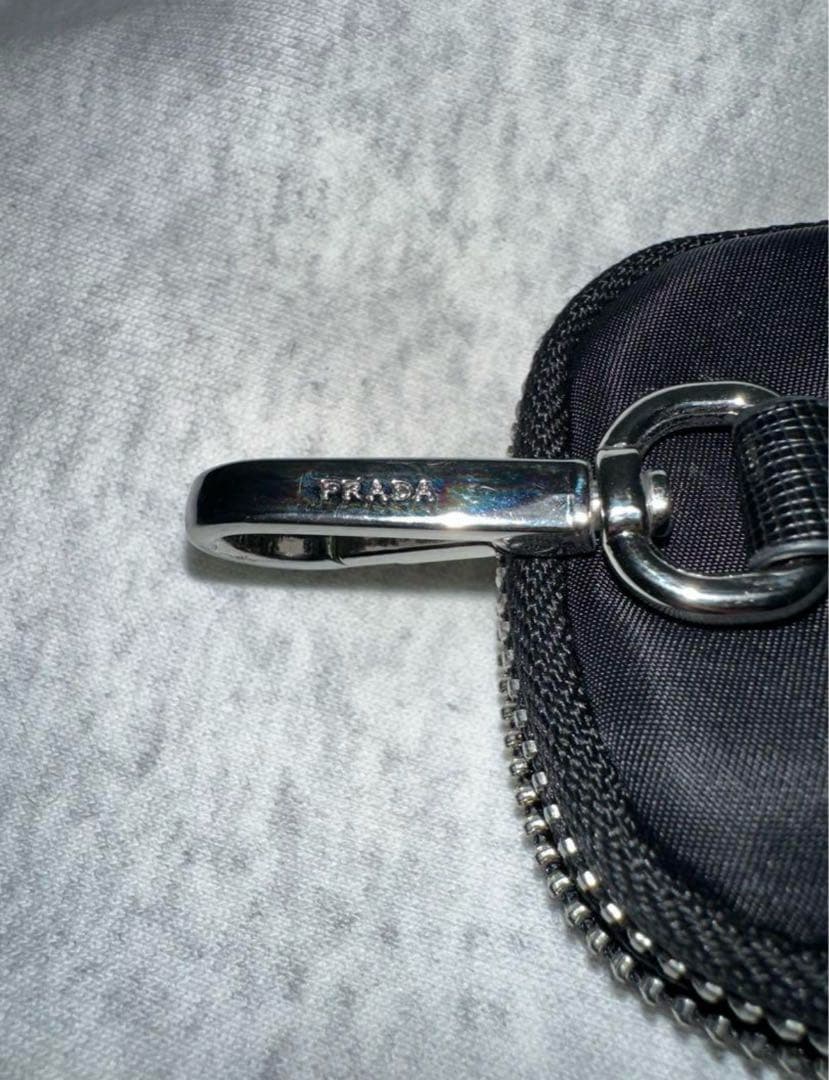 PRADA ブラック ナイロン ファスナー付ポーチ
