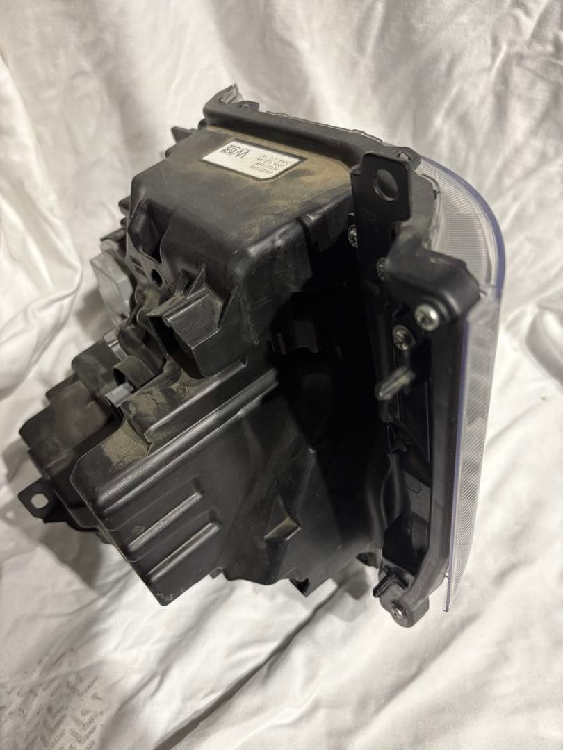 いすゞエルフ右LED ヘッドライトNPR88AM