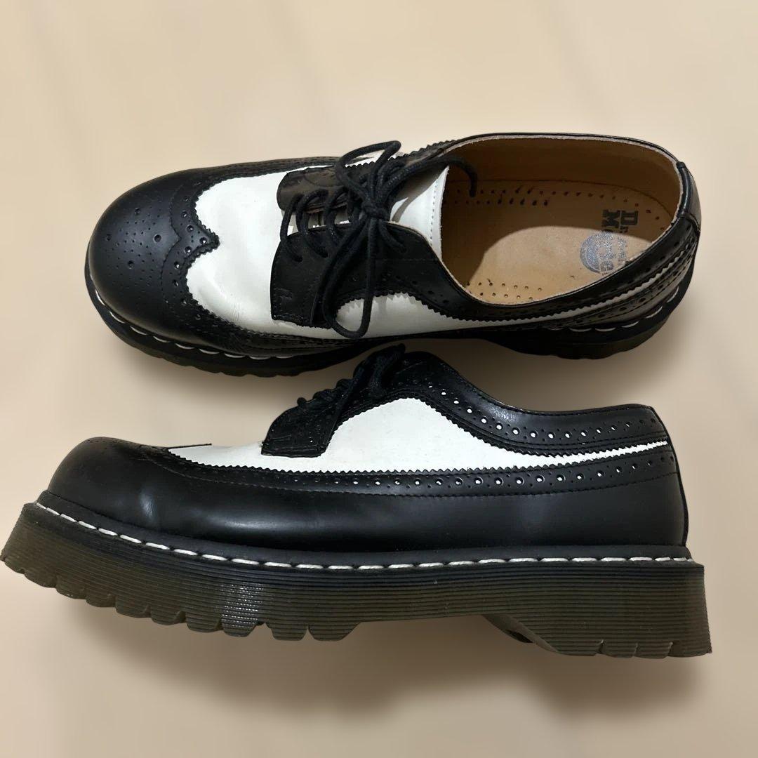 ドクターマーチン 3989 BEX ウイングチップ 白黒