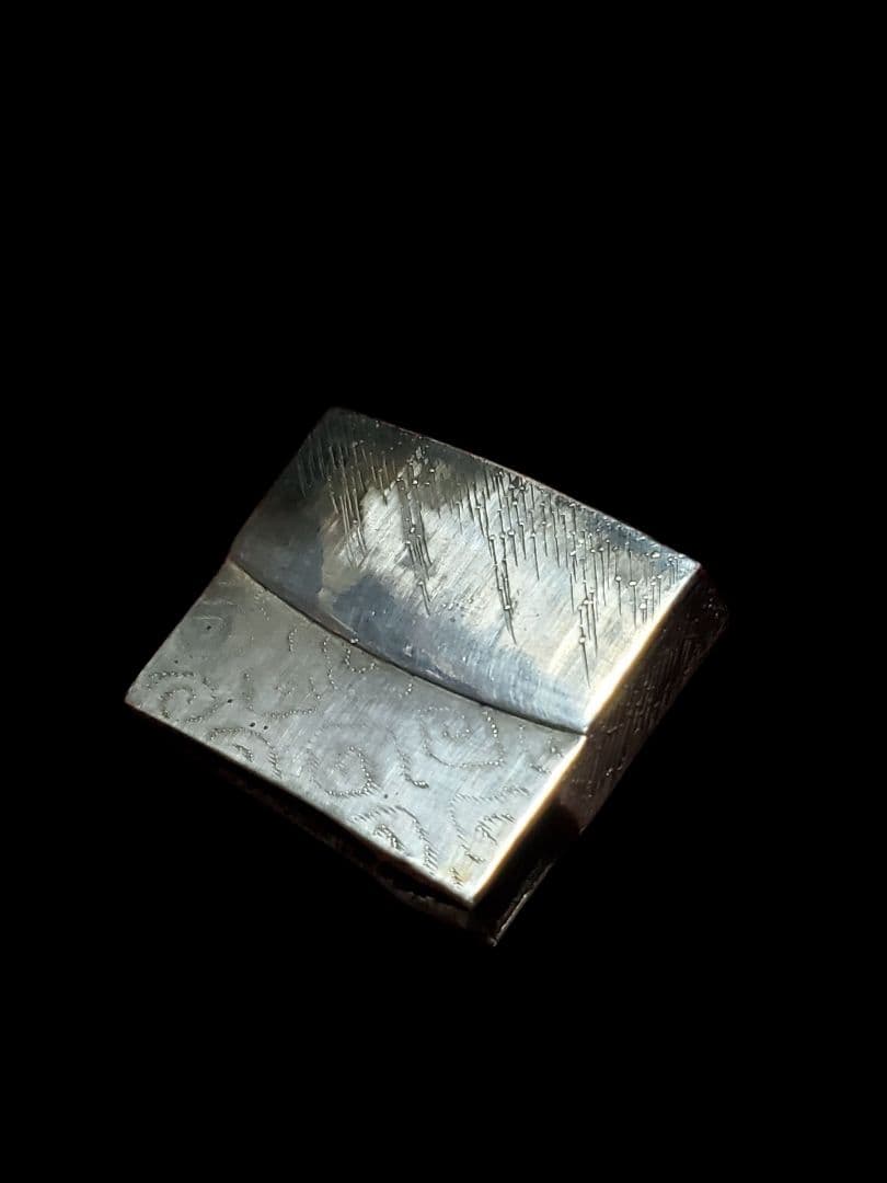 雲の彫刻が見事な銀着せ二重はばき　　時代物