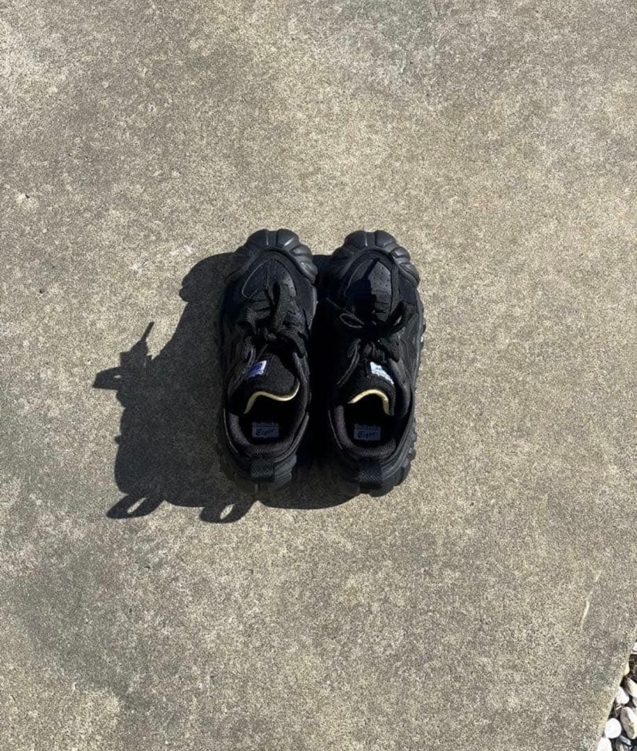 ブラック ボリュームソール スニーカー