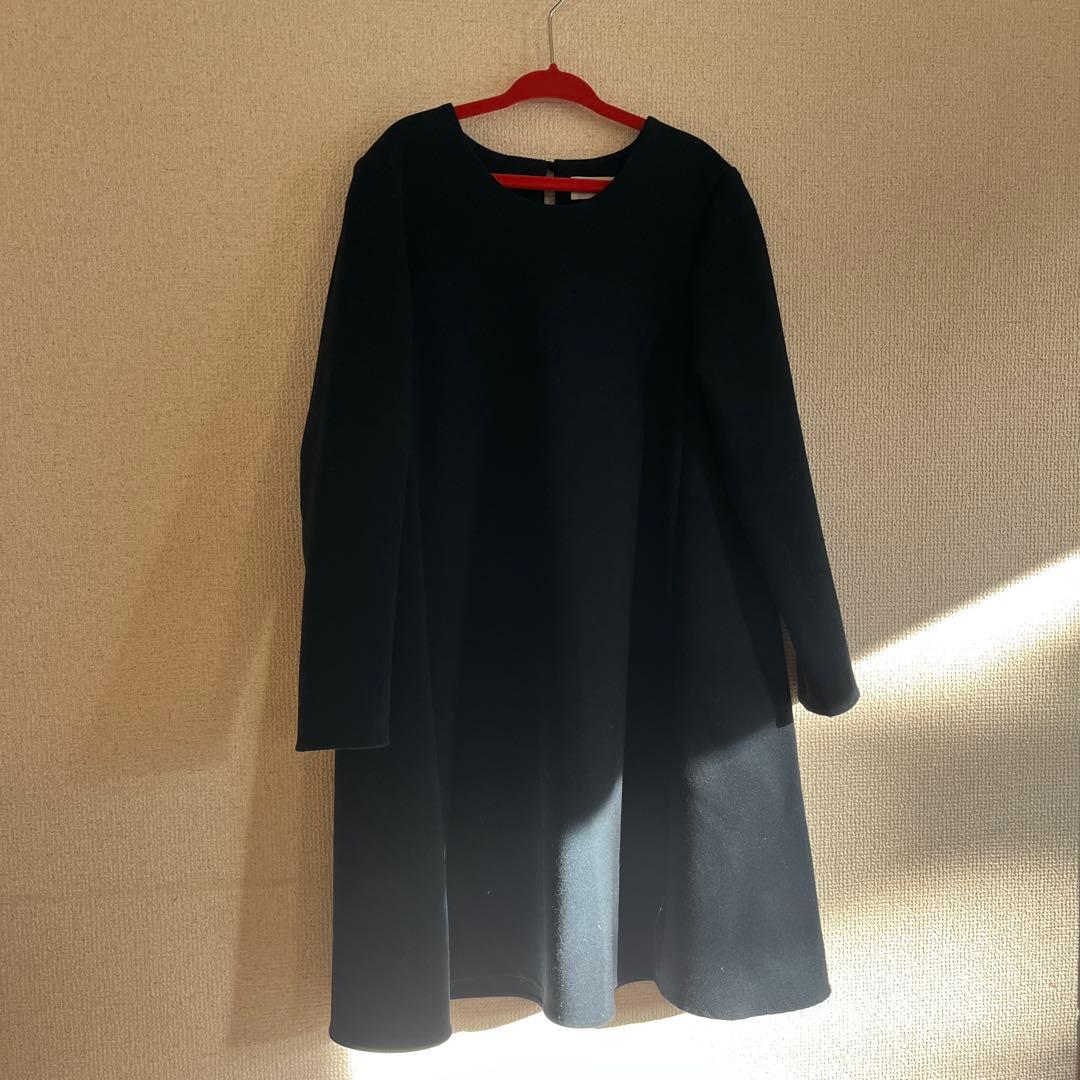 紺色のAラインワンピース 長袖 バックパール装飾付き130〜140