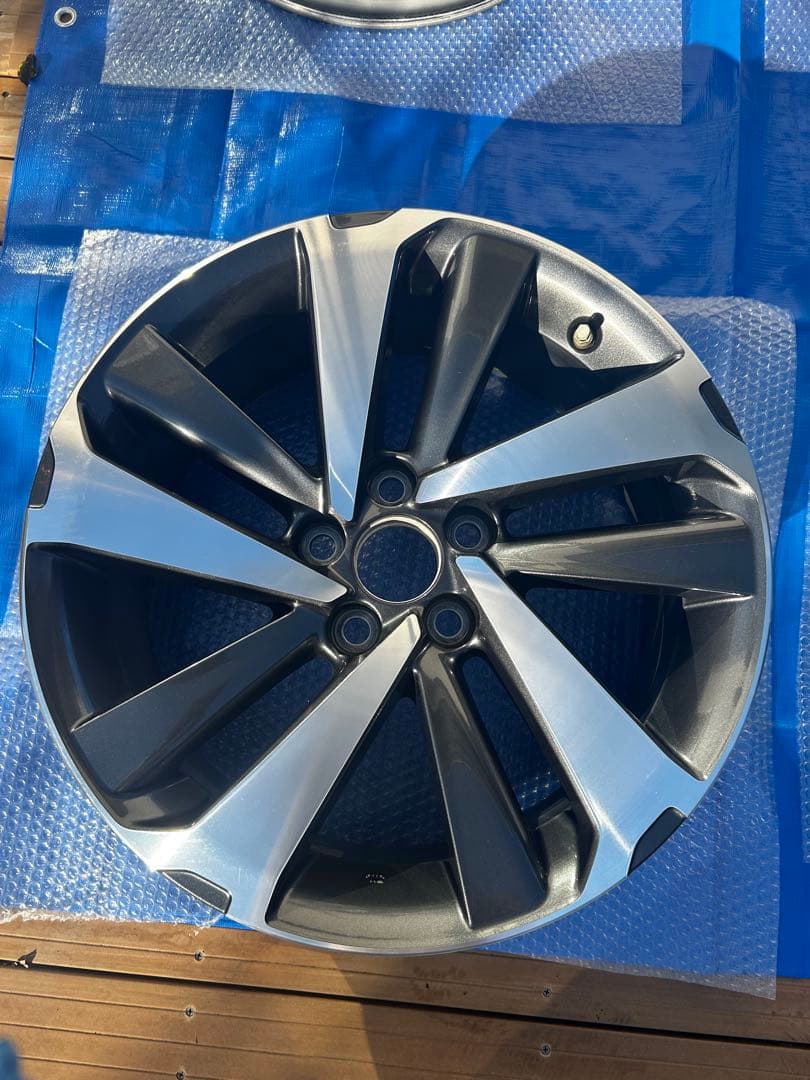 レクサス純正NX18インチ シルバー ブラック ホイール