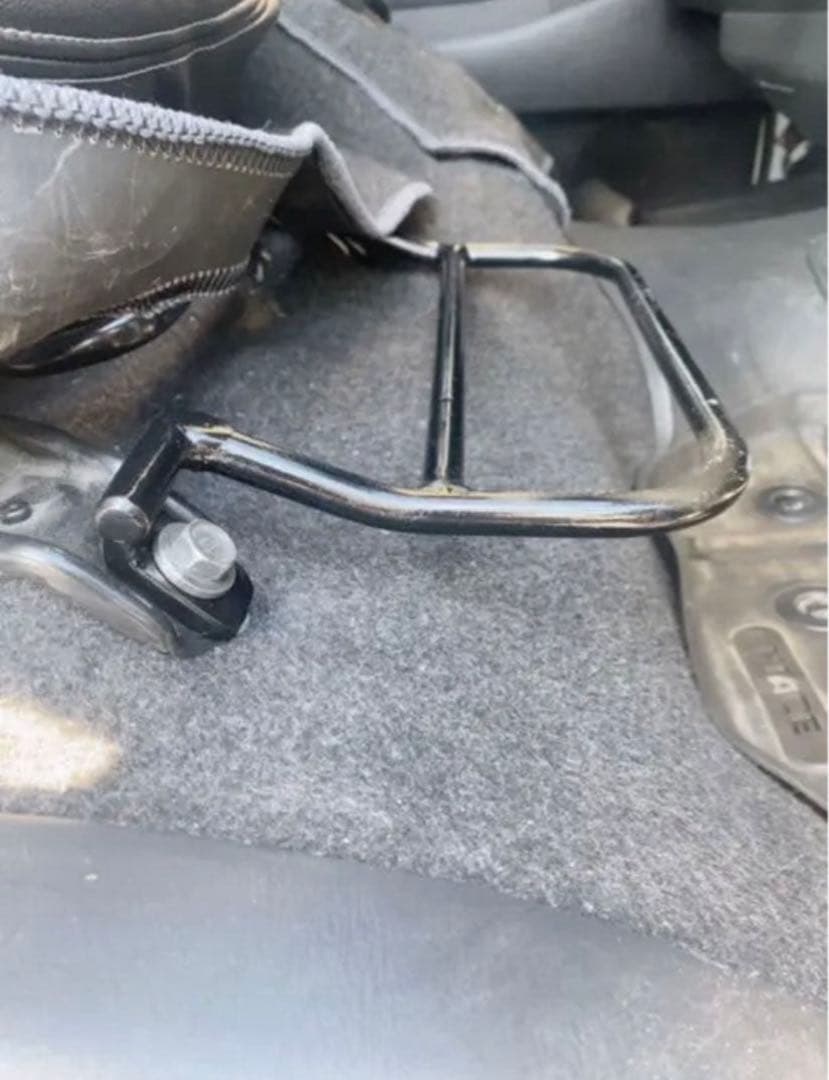 ハイエース200系　スーパーGL フットレスト　運転席側&助手席側　足おき台