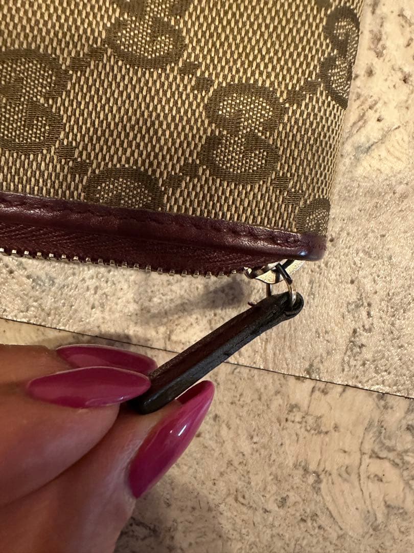 GUCCI 財布　GGキャンパス　ワイン色