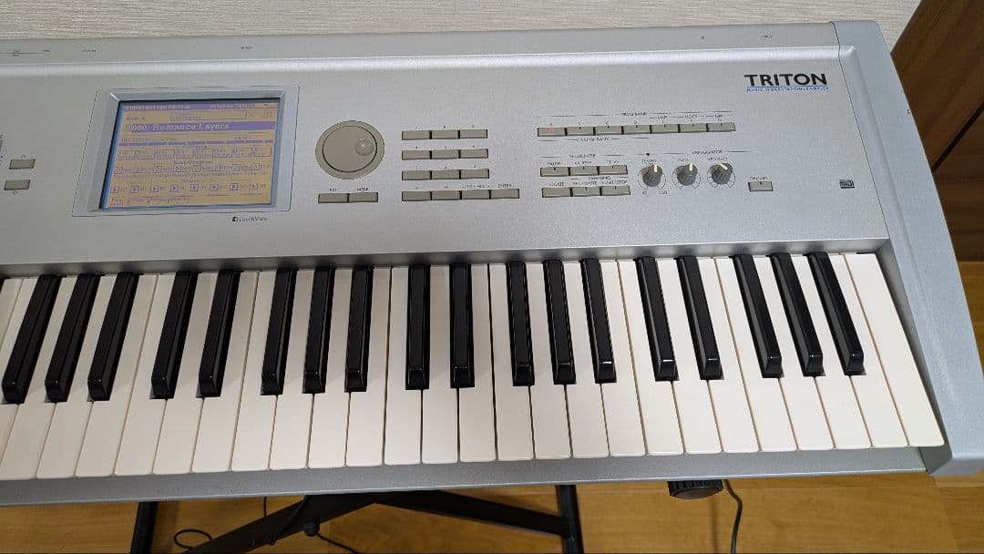 KORG TRITON CLASSIC 61鍵+純正ダンパーペダル付属