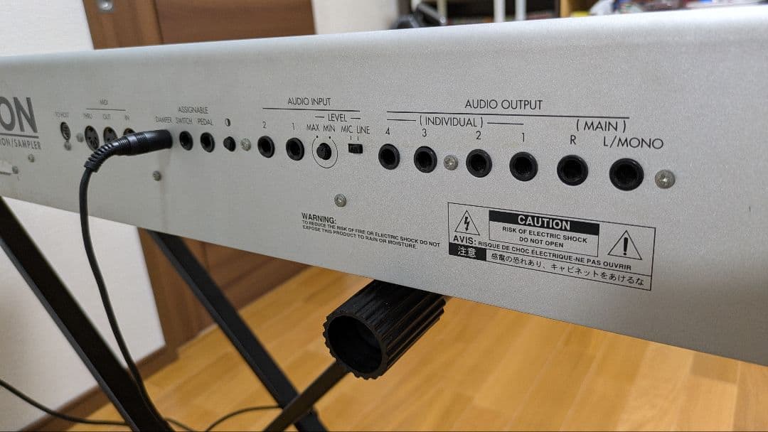 KORG TRITON CLASSIC 61鍵+純正ダンパーペダル付属