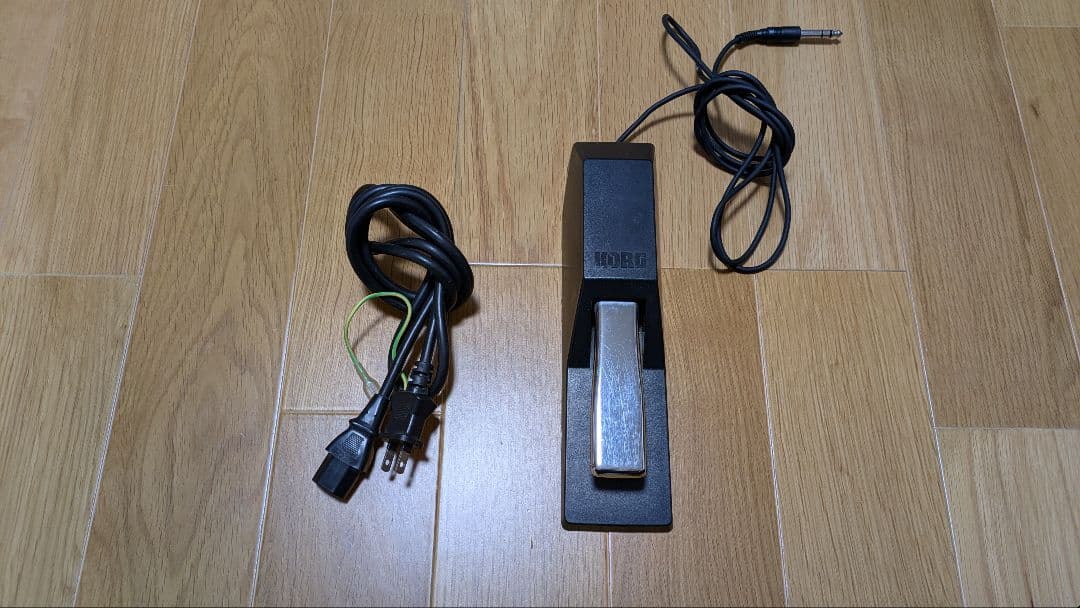 KORG TRITON CLASSIC 61鍵+純正ダンパーペダル付属