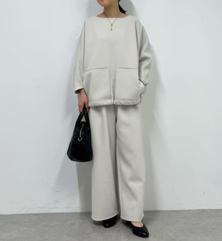 2.2万　今季新品　ビアズリー　リップルダンボール トップス　グレージュ