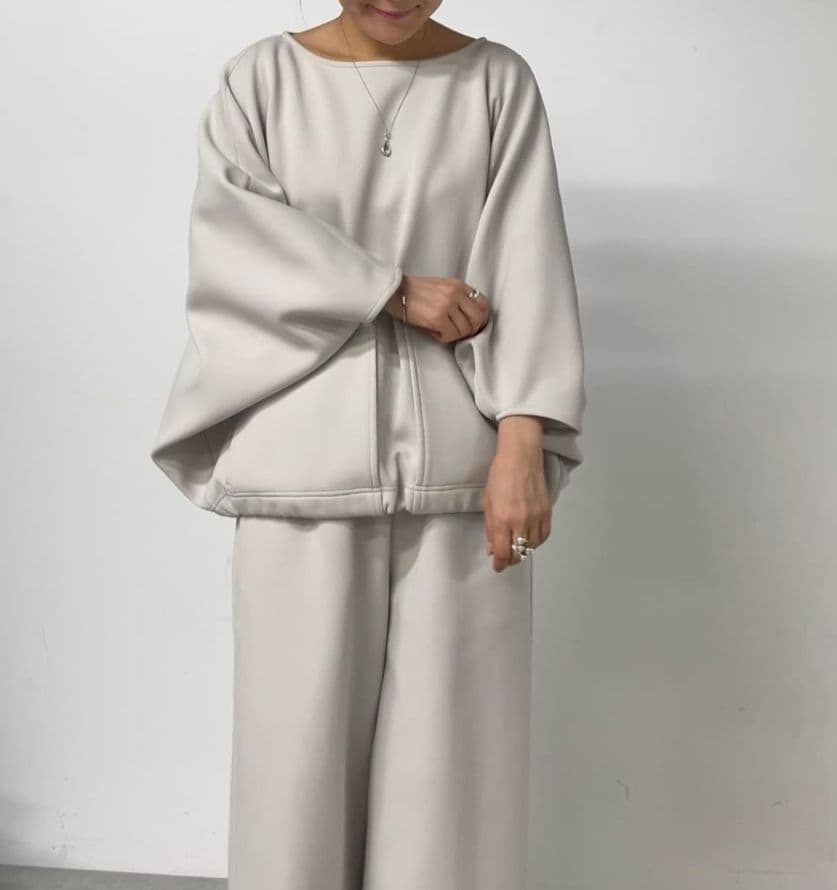 2.2万　今季新品　ビアズリー　リップルダンボール トップス　グレージュ