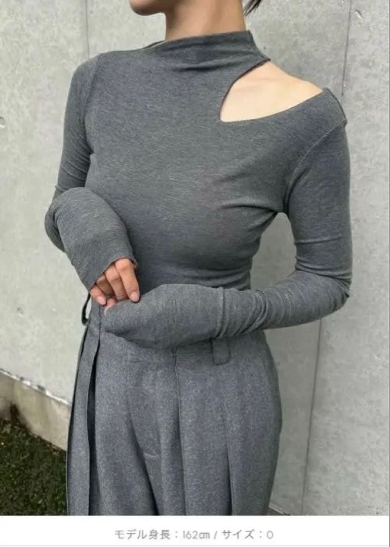 シーニュ　 ⭐︎早い者勝ち⭐︎ショルダーオープンカットオフＴ