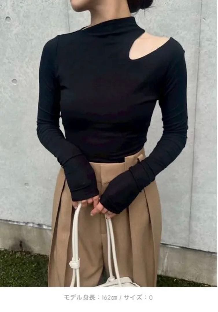 シーニュ　 ⭐︎早い者勝ち⭐︎ショルダーオープンカットオフＴ