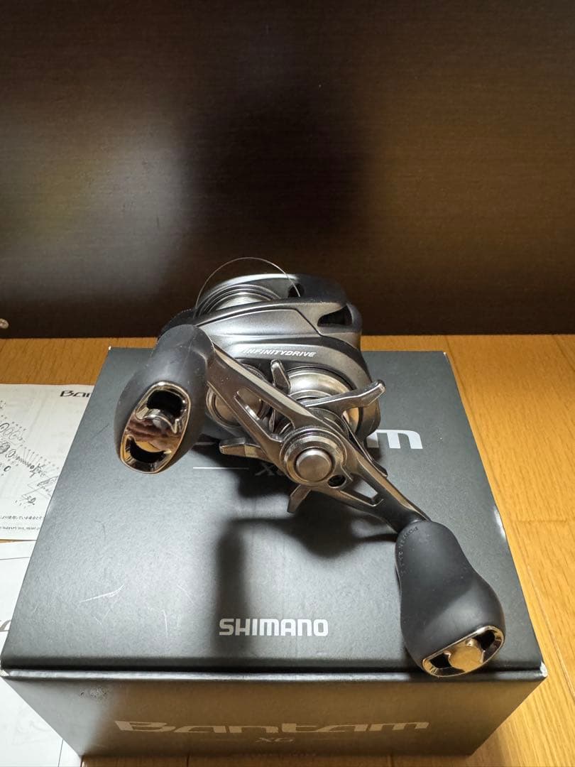 シマノ　22バンタム　XG 右巻き　ベイトリール