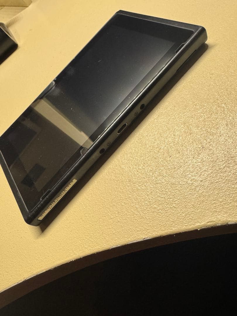 Nintendo Switch 本体 ブラック　背面擦り傷あり