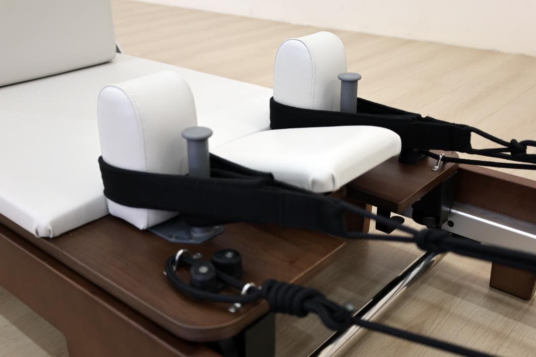 ［送料込み新品］ダークウッドピラティスリフォーマー セット