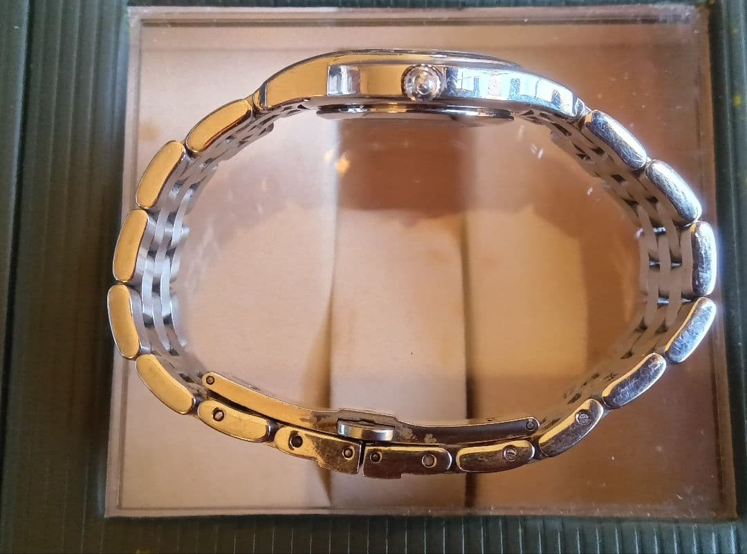 再値下げ!GUCCI 5500Lレディース腕時計稼働品箱付き