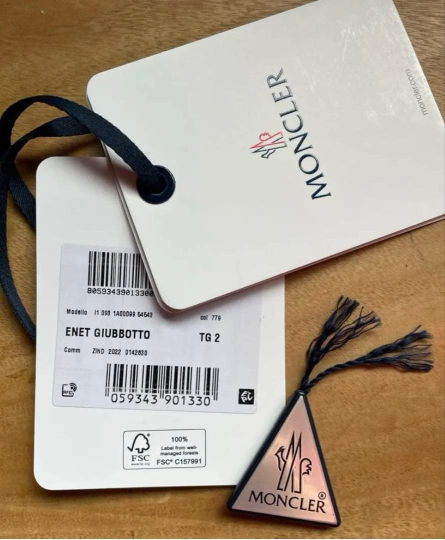 MONCLER ENETパーカー