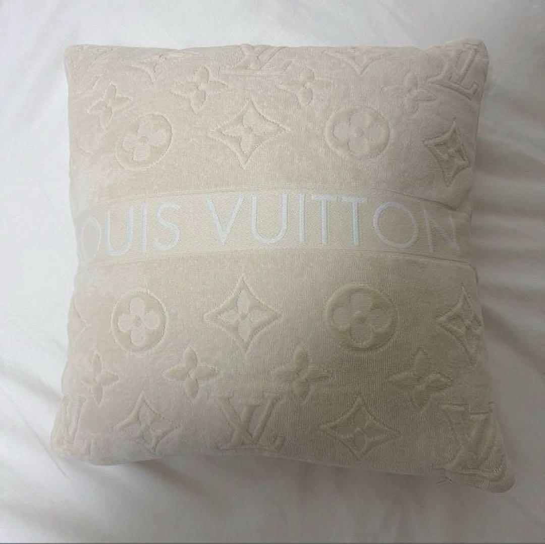 ルイヴィトン クッション・LV バケーション 2個セット
