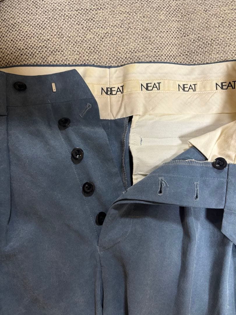 NEAT　スラックス