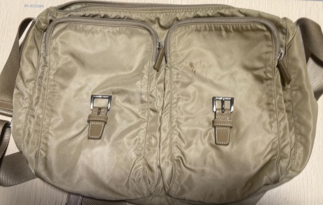 本日限り⭐️PRADA⭐️惜しみなく使える、普段着で持つベージュショルダー