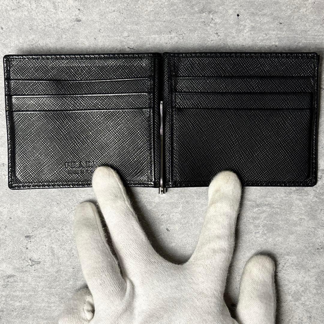 ✨極美品✨ PRADA マネークリップ ロゴ型押し サフィアーノレザー ブラック