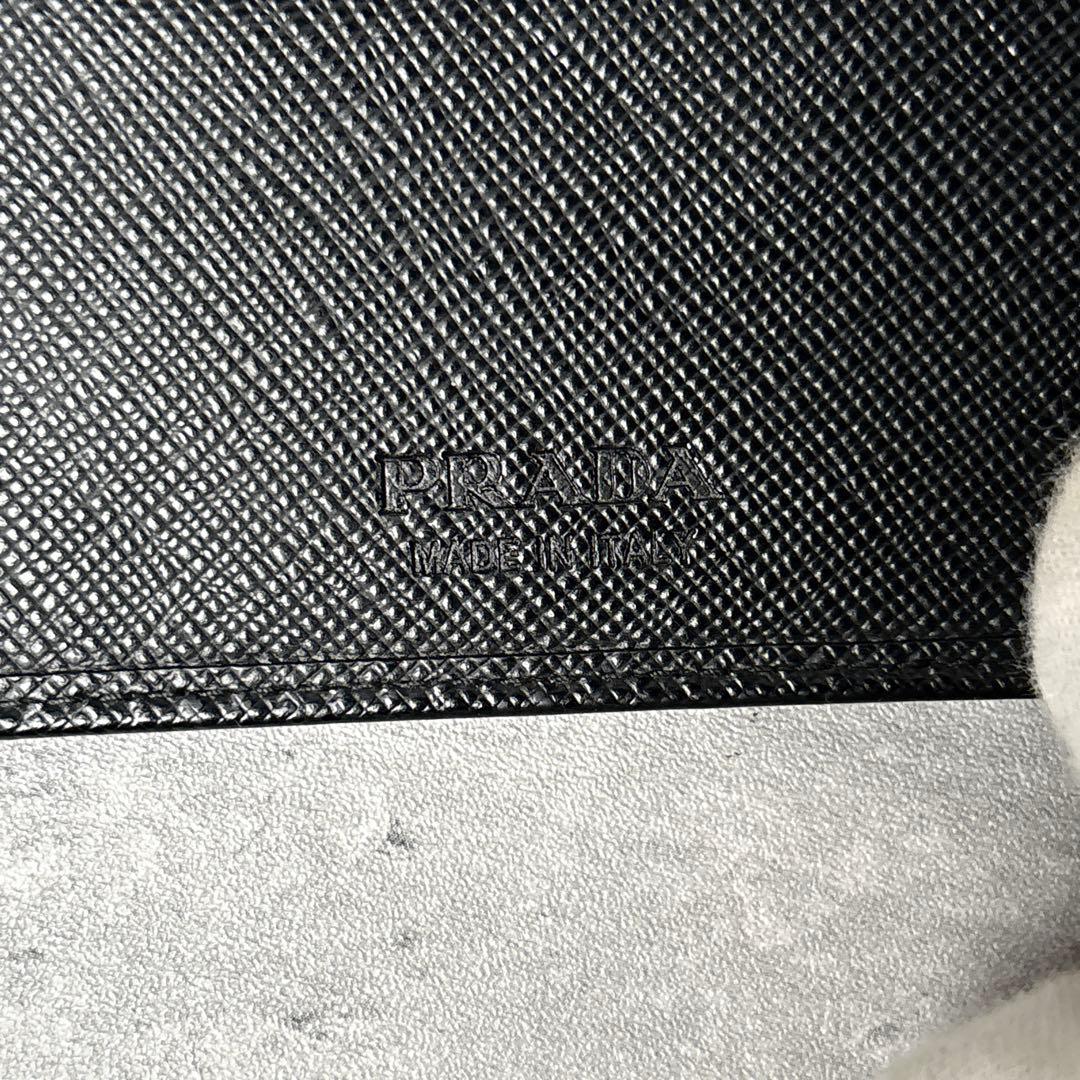 ✨極美品✨ PRADA マネークリップ ロゴ型押し サフィアーノレザー ブラック