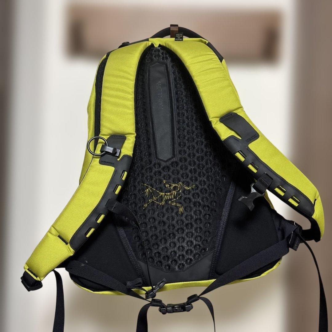 アークテリクス リュック アロー16 ブラック×ライムグリーン