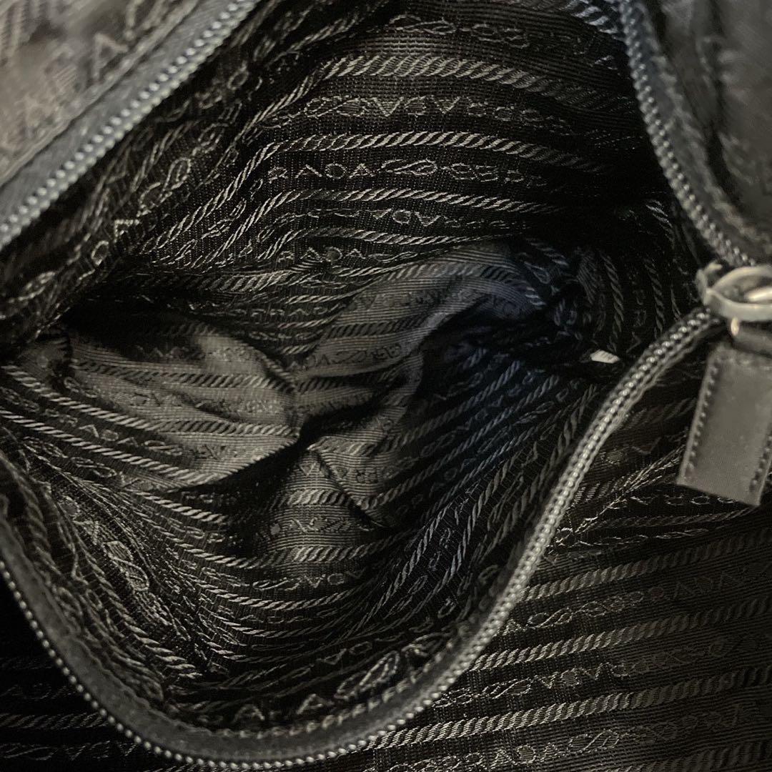 プラダ　トートバッグ　ナイロン　ブラック　三角ロゴ　肩掛け　4649