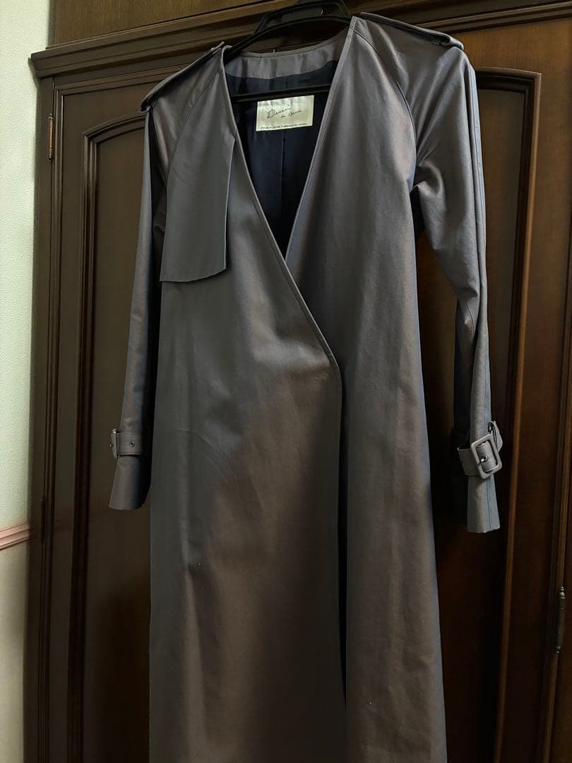 Dessin de mode ノーカラートレンチコート STUDIOUS限定