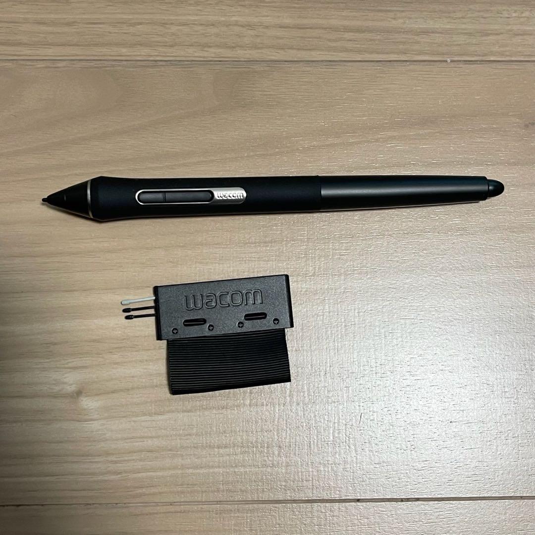 Wacom Cintiq 22 FHD DTK2260 ワコム　液タブ