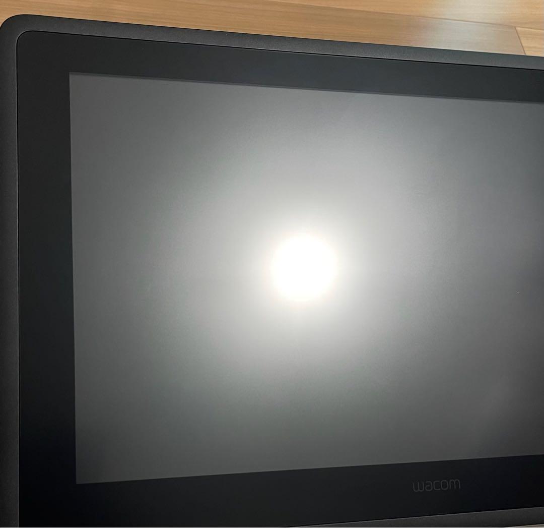 Wacom Cintiq 22 FHD DTK2260 ワコム　液タブ