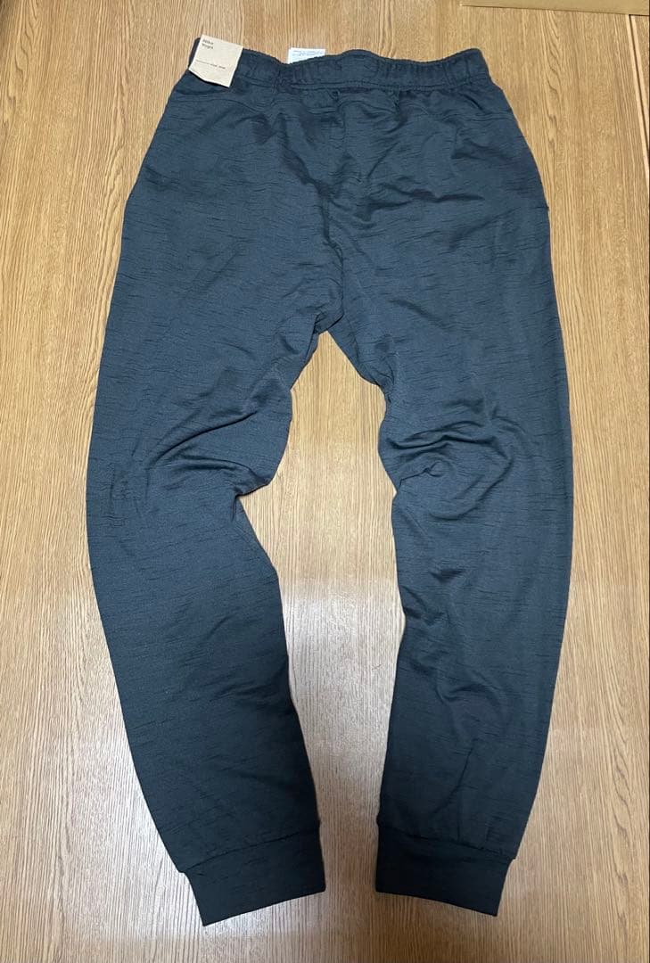 新品未使用　Nike yoga ヨガ　セットアップ　Mサイズ