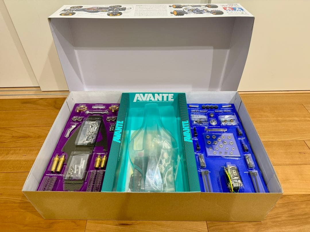 【新品】TAMIYA アバンテ 2011 1/10 RCカー 田宮