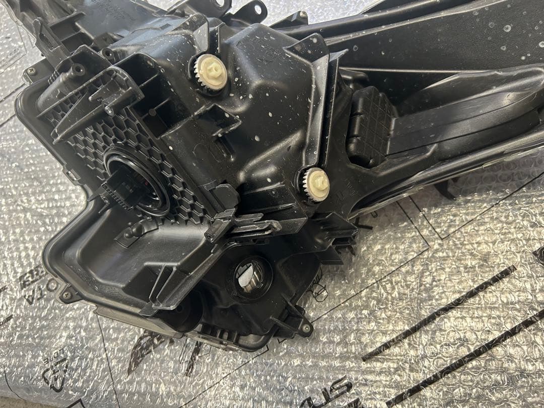 トヨタ 50プリウス zvw50 前期 ヘッドライト 運転席側 右側