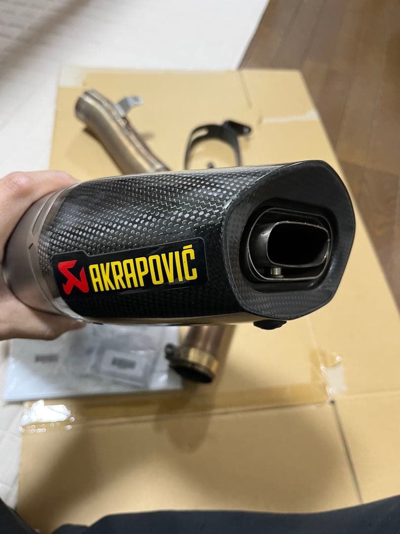 アクラポビッチAKRAPOVIC CBR600RR スリップオンマフラーe1仕様