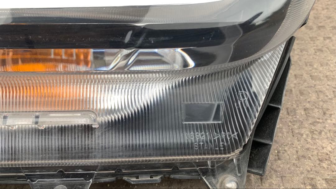 アルトヘッドライトユニット右