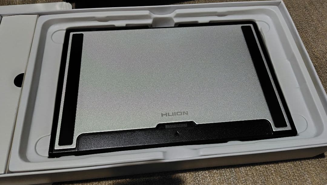 【日本限定】 HUION 液タブ 液晶ペンタブレット Kamvas 12 豪華版