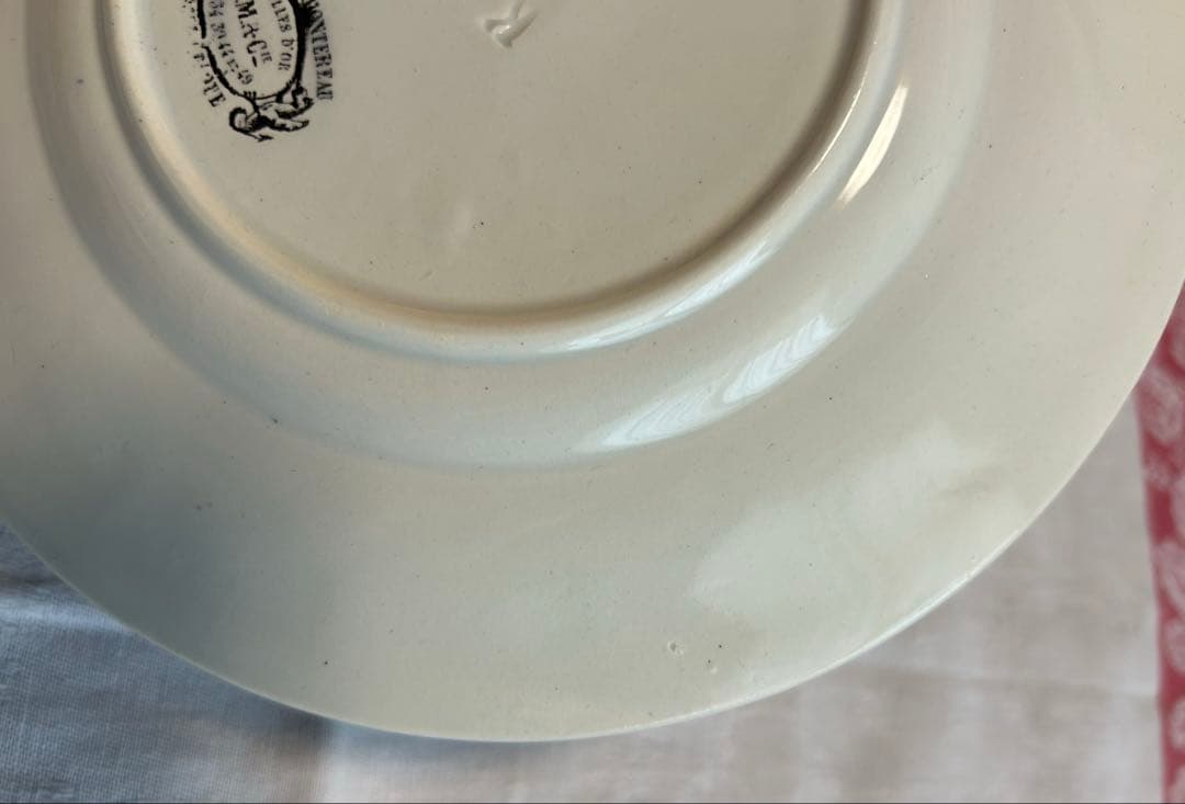 美品　クレイユモントロー　平皿　レリーフ　フランスアンティーク　①