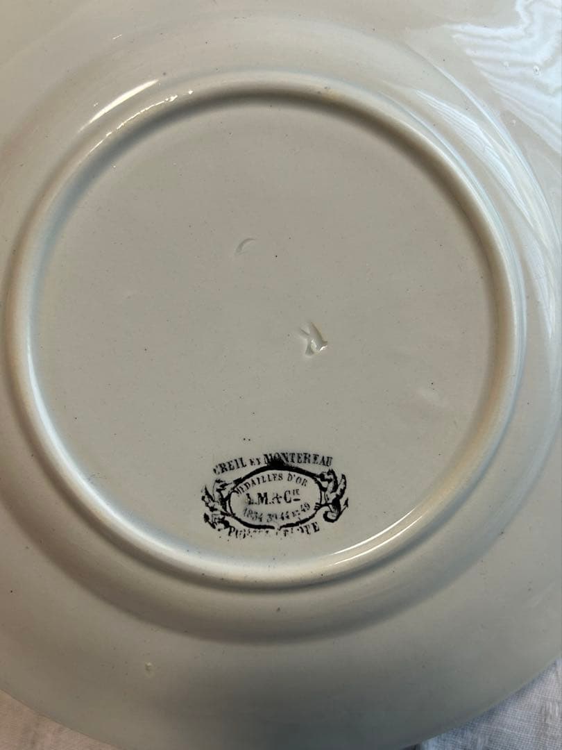 美品　クレイユモントロー　平皿　レリーフ　フランスアンティーク　①