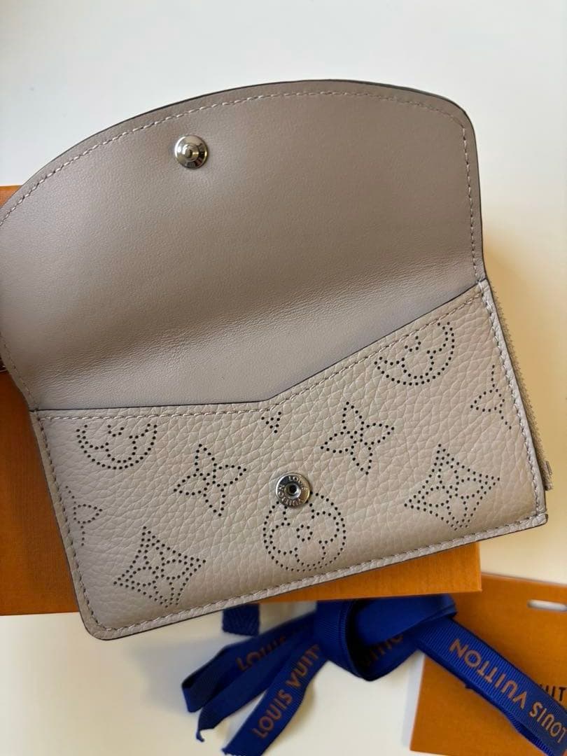 LOUIS VUITTON ポルトカルトレクトヴェルソ