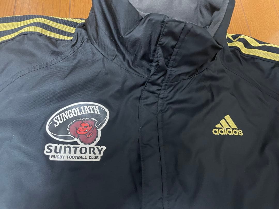 adidas製　サントリー サンゴリアス ウォームアップスーツ
