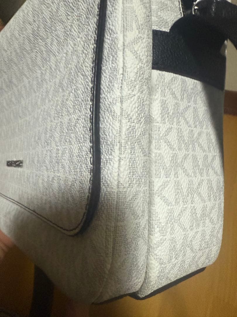 COOPER フラップ カメラバッグ - MKシグネチャー　マイケルコース