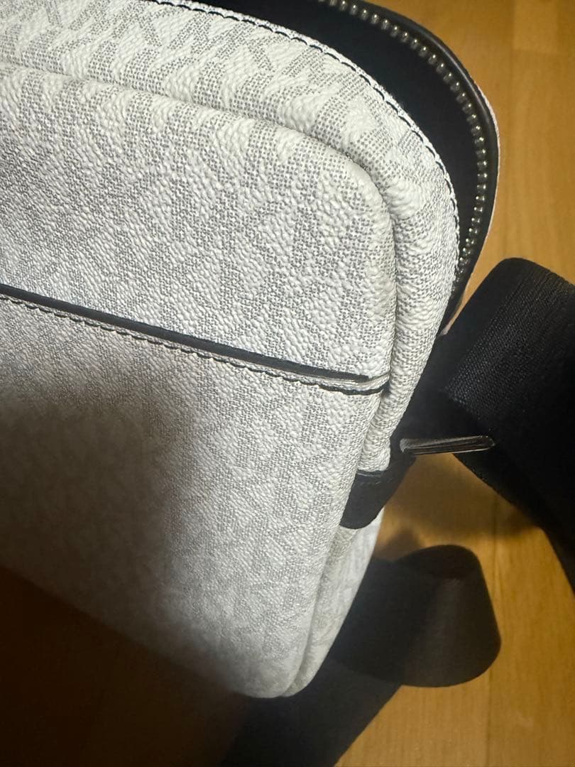 COOPER フラップ カメラバッグ - MKシグネチャー　マイケルコース