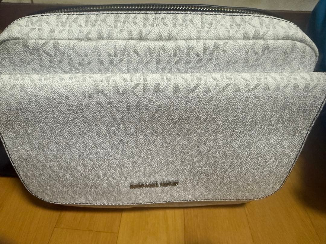 COOPER フラップ カメラバッグ - MKシグネチャー　マイケルコース