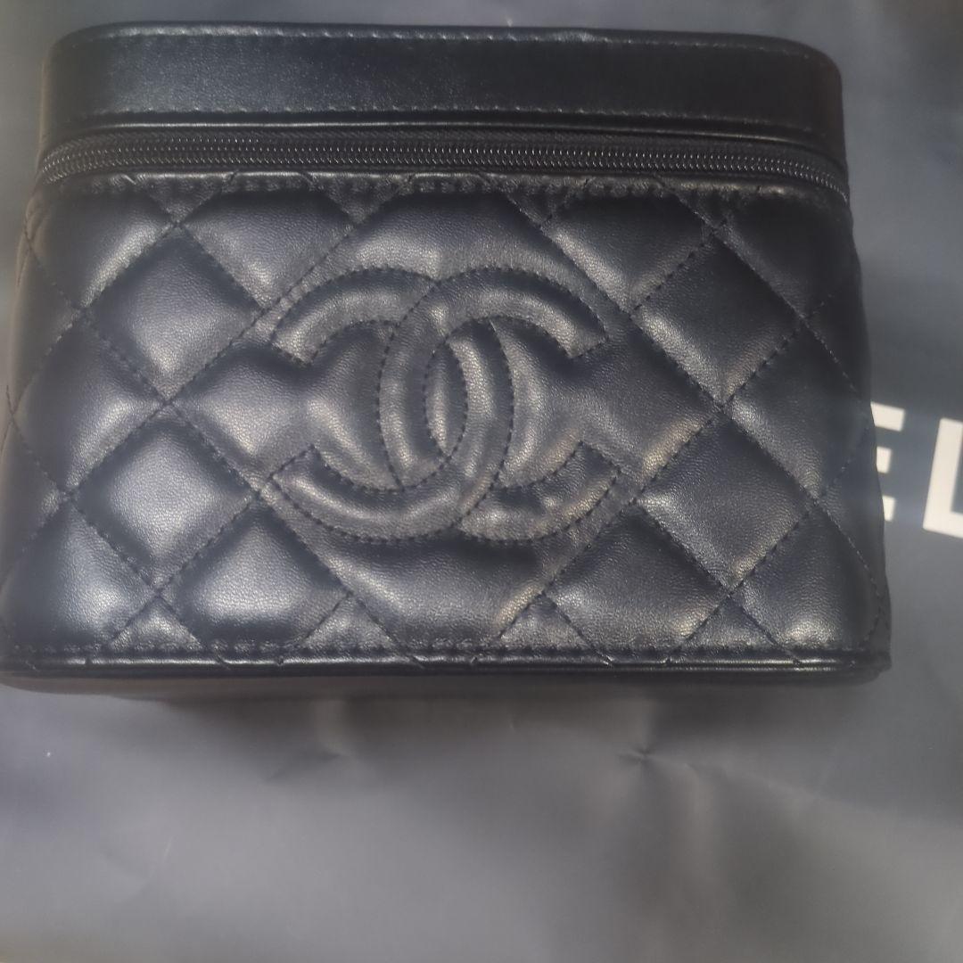CHANEL ブラック キルティングポーチ非売品限定